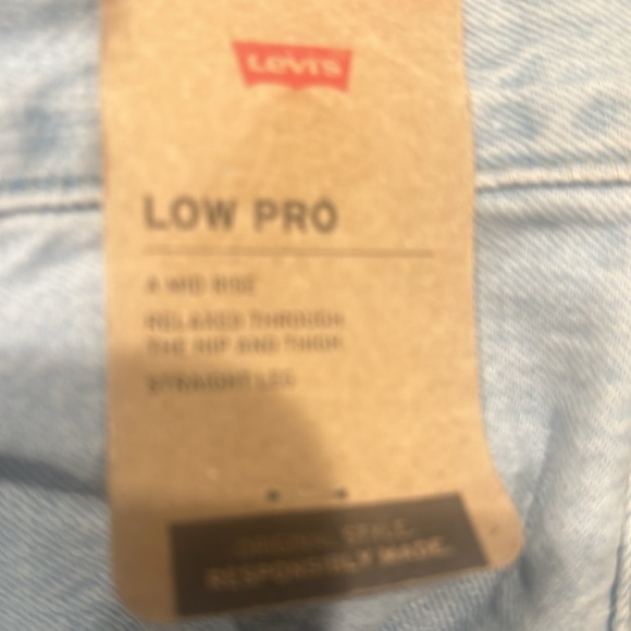 Women’s Low Pro Levi’s sz 31 light blue denim - Picture 4 of 7